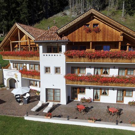 Apartments Mirabell Livinallongo Del Col Di Lana Bagian luar foto
