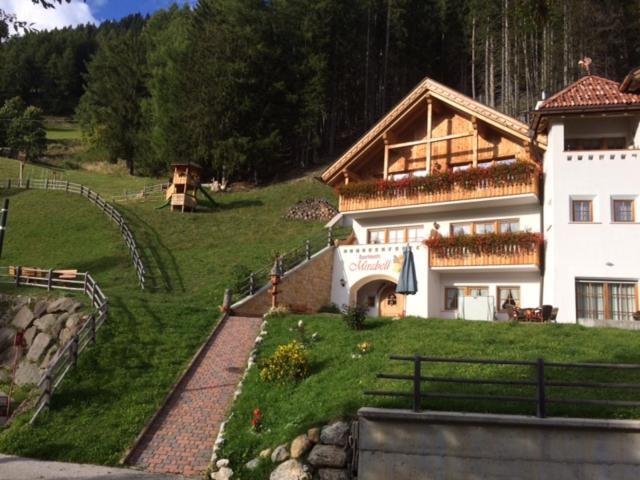 Apartments Mirabell Livinallongo Del Col Di Lana Bagian luar foto