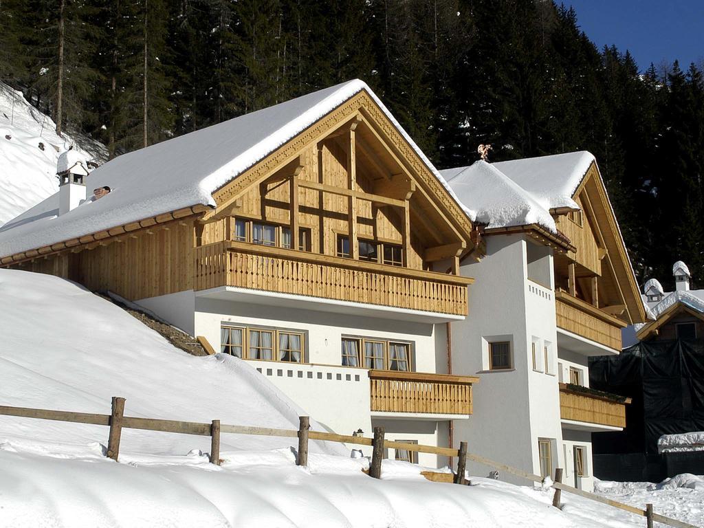 Apartments Mirabell Livinallongo Del Col Di Lana Bagian luar foto